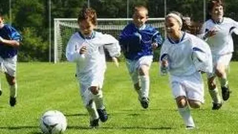 那不勒斯追逐霍伊伦，曼联计划以解约金收购奥斯梅恩